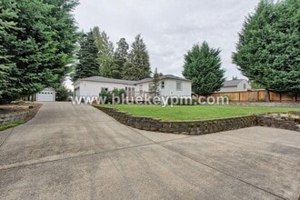 Building Photo - 3 Bed, 3 Bath Home with a LARGE 1/2 Acre Yard and Deck, Boathouse and 2 Bonus Rooms