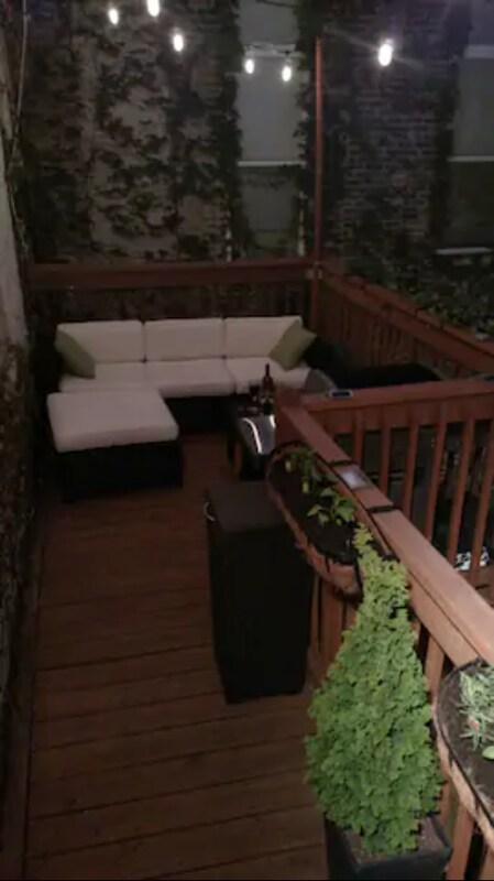 Building Photo - 1851 N Milwaukee Ave