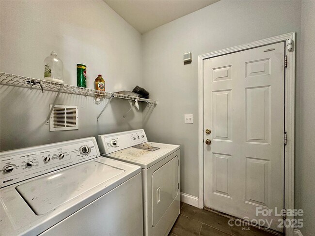 Building Photo - 11119 Amherst Glen Dr