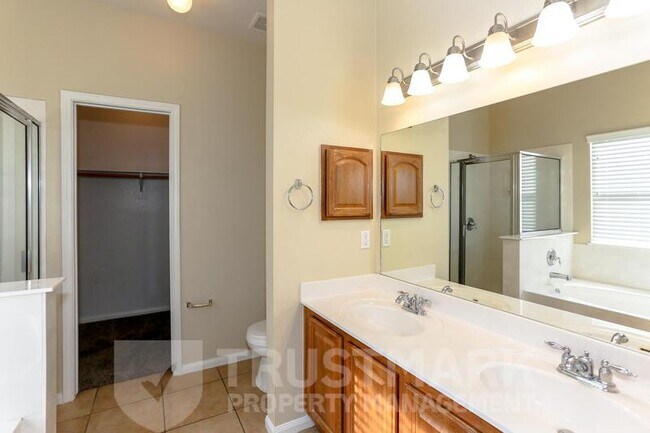 Building Photo - 212 Crowfoot Dr