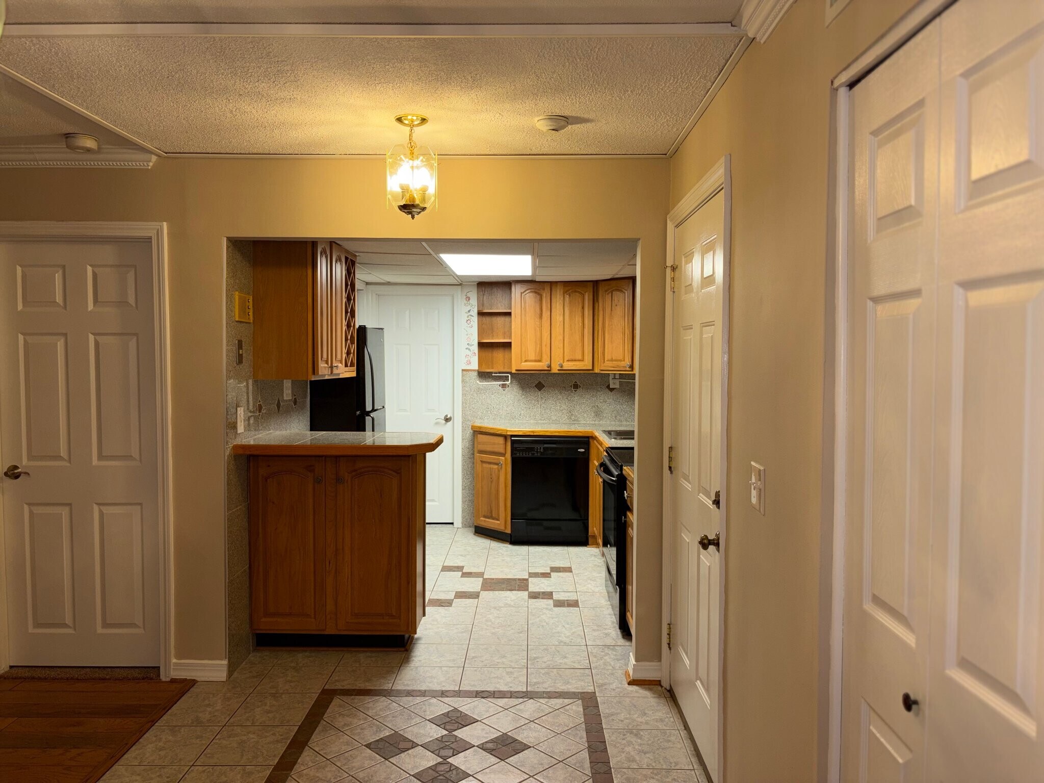 Building Photo - 14 Shadowbrook Ln