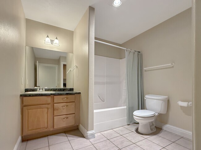 Building Photo - 714 Pioneer Rd