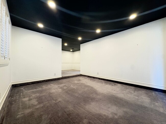 Building Photo - Home for rent on the Westside