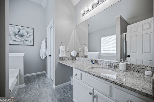Building Photo - 11 Cobblestone Dr NW