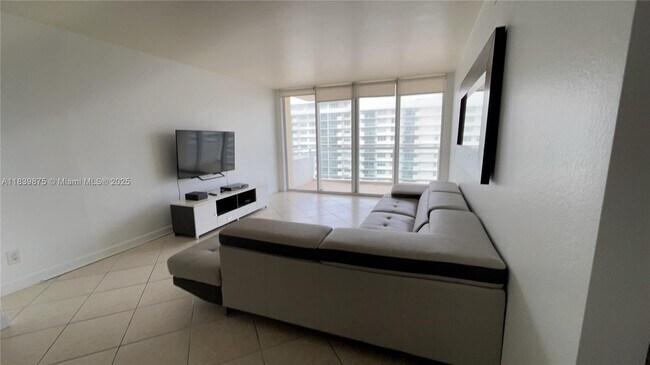 Building Photo - 5600 Collins Ave