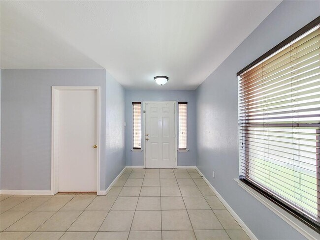 Building Photo - 19026 Yellow Thrush Dr