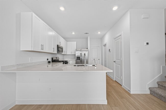 Building Photo - 1738 Revolution Way