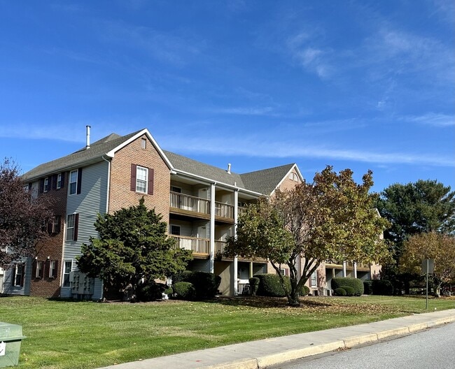 Primary Photo - 303 N Caroline Pl