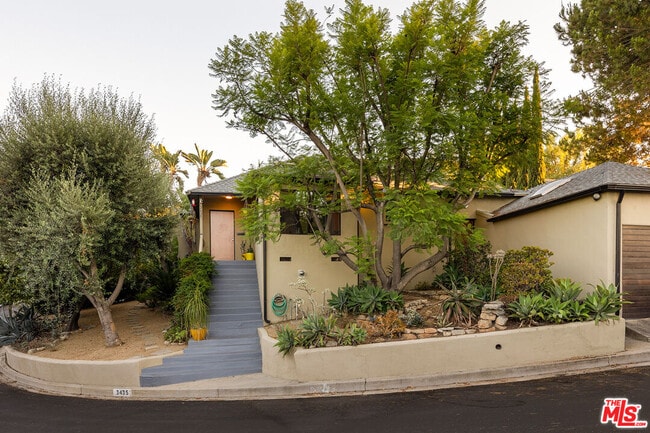 Building Photo - 3435 Verdugo Vista Terrace