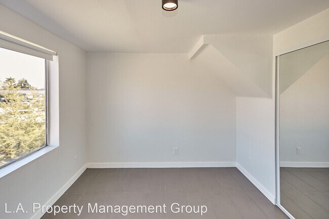 Building Photo - 2730 W Temple St