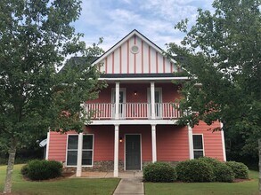 Building Photo - BRIDGEWATER HOME! PRE-LEASING FOR AUGUST 2...