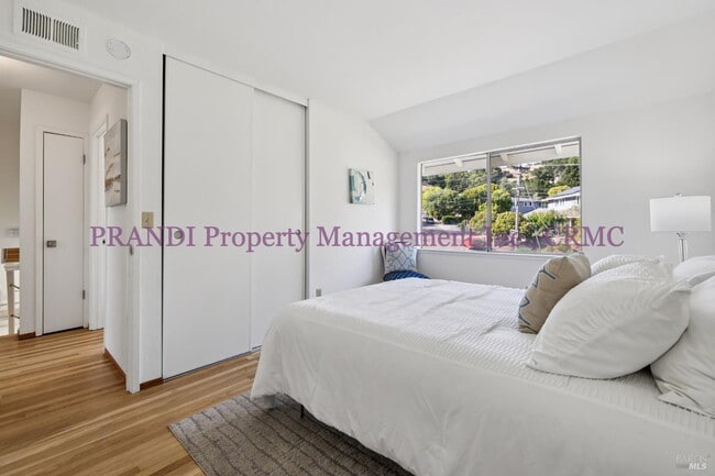 Building Photo - Marinwood Home on Corner Lot with Over 200...