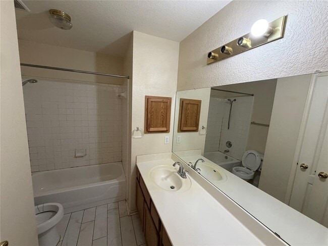 Building Photo - 10309 Broomflower Dr