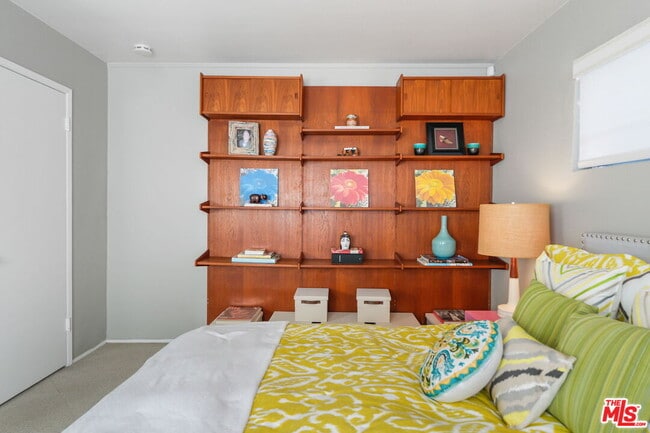 Building Photo - 1313 Corona Dr