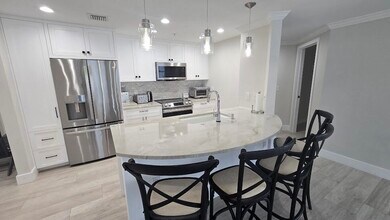 Building Photo - 191 SE 20th Ave