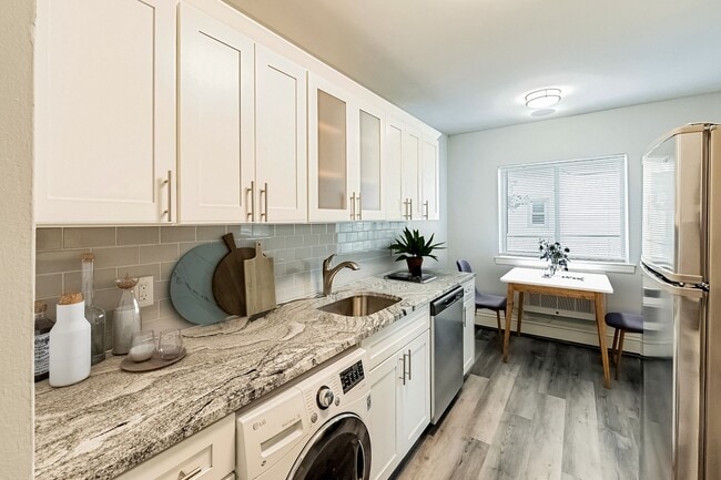 Building Photo - Forest Gardens