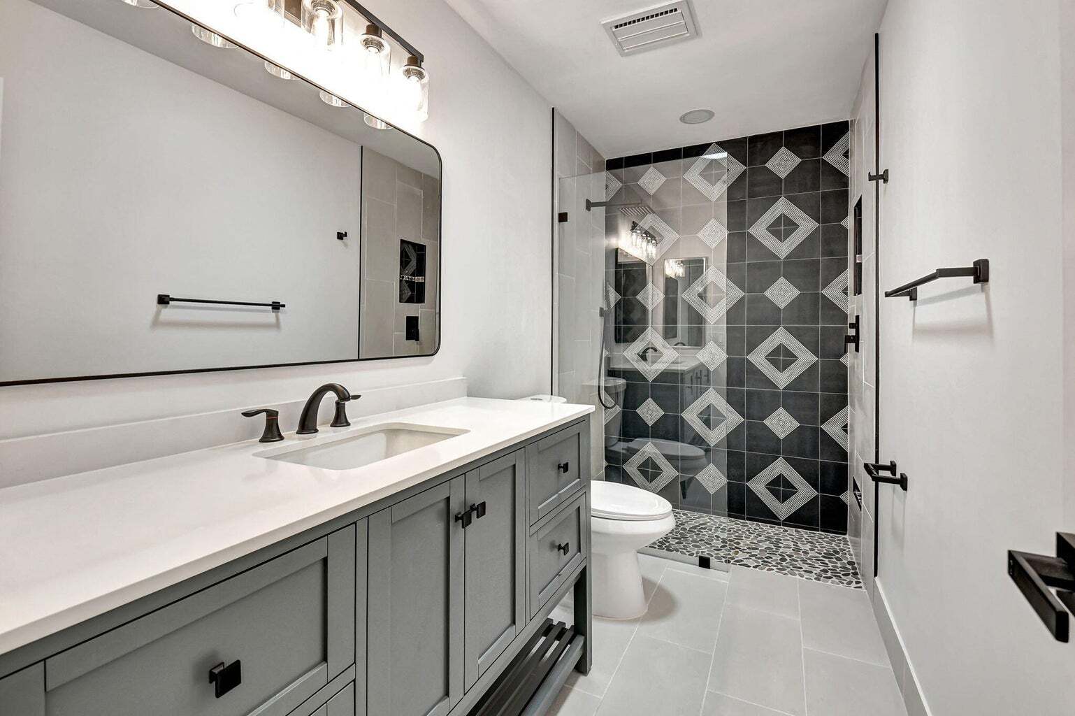 Building Photo - 4705 Fountains Dr S