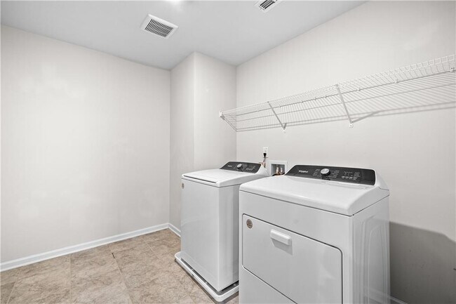 Building Photo - 5947 Green Ash Ct