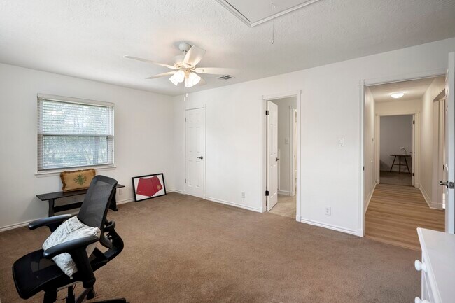 Building Photo - 15347 Conroe Dr