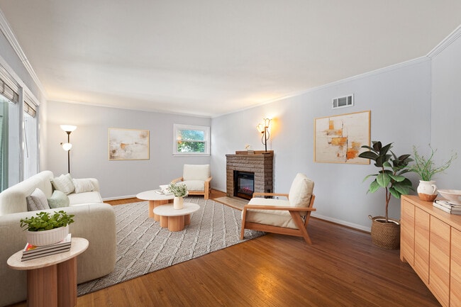 Building Photo - 22 E Hawthorne St