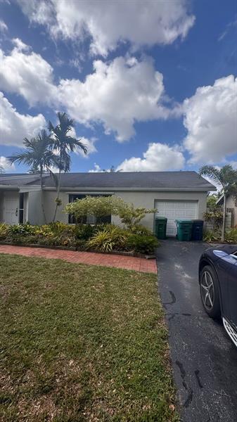 Building Photo - 10188 SW 53rd Ct