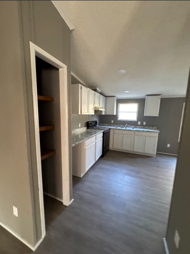 Building Photo - 422 N 4th Ave