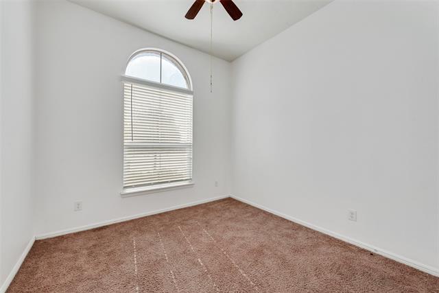 Building Photo - 328 Foxhunter St