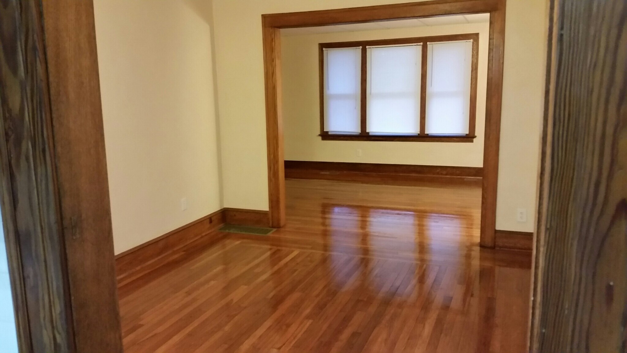 Dining room - 261 View St