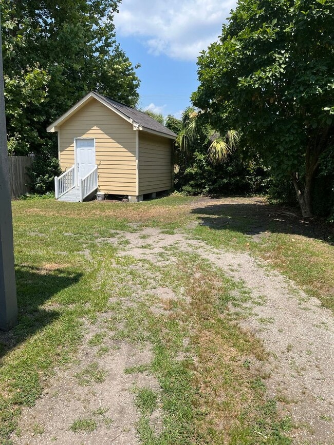 Building Photo - 114 Alexander Street