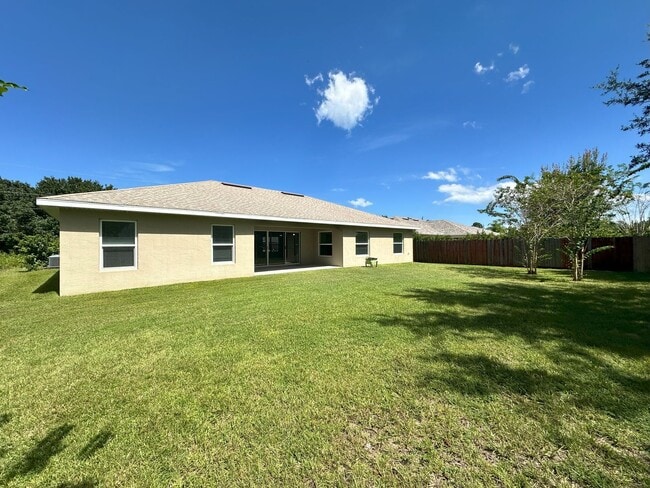 Building Photo - Move-In Ready Rental with Stylish Updates!