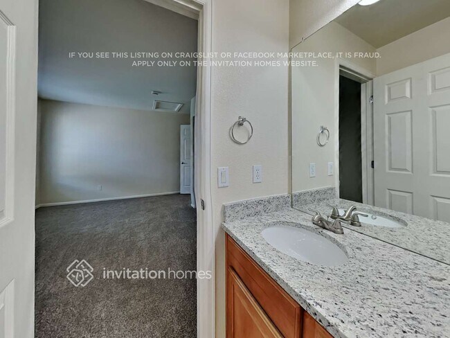 Building Photo - 16414 E 117th Ave