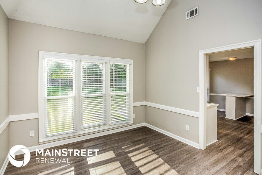 Building Photo - 4953 Brooksbank Cove N