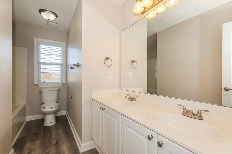 Building Photo - 3003 Trellis Ln