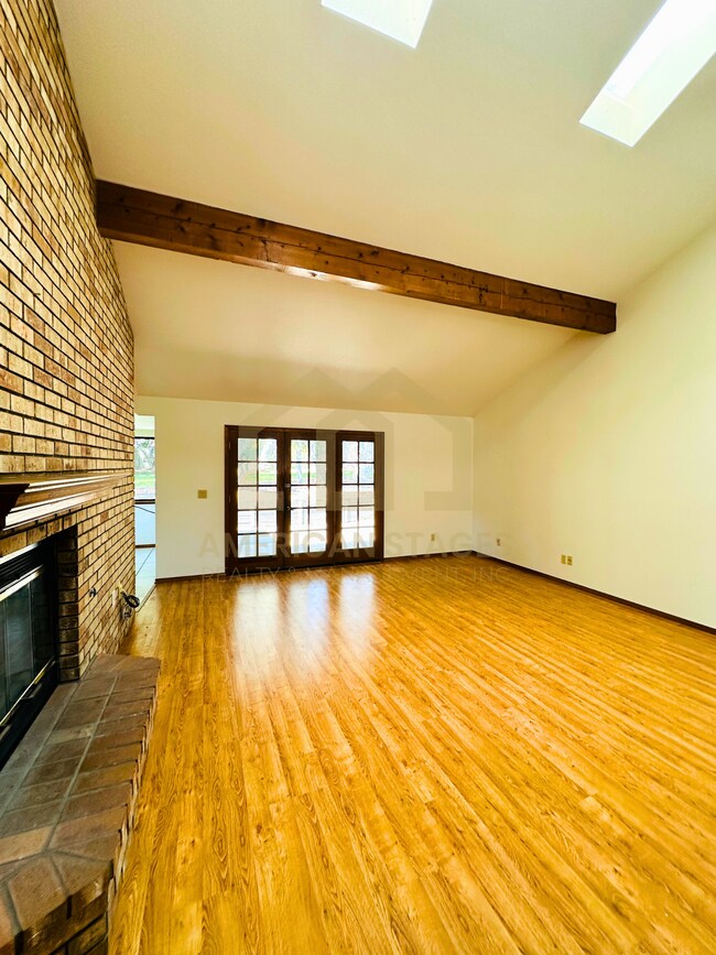 Building Photo - 1121 Pellham Dr