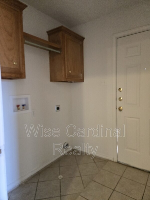 Building Photo - 5709 Auburn Dr