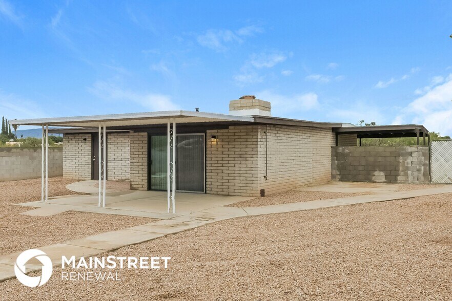 Building Photo - 7651 E Poinciana Dr