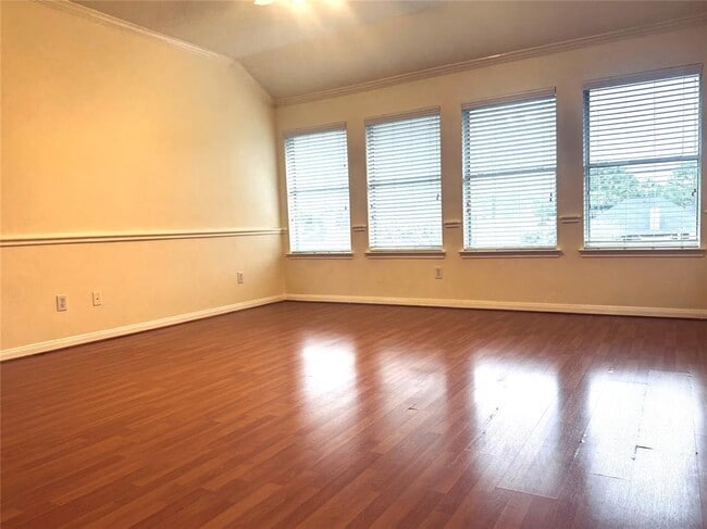 Building Photo - 3623 Pine Valley Dr