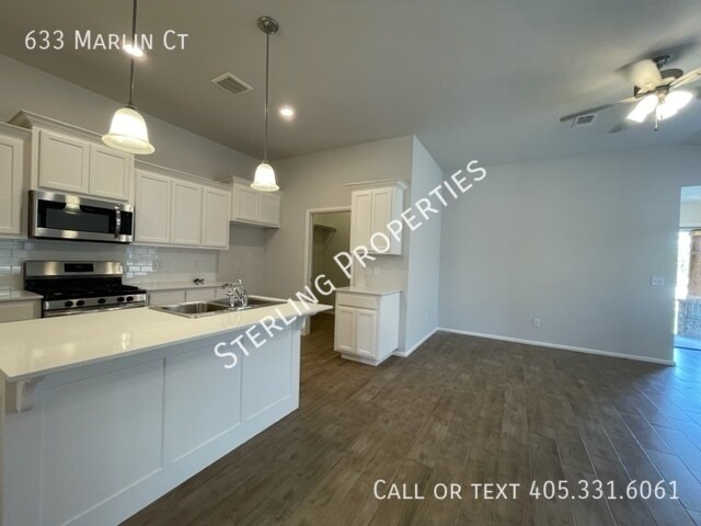 Building Photo - 633 Marlin Ct