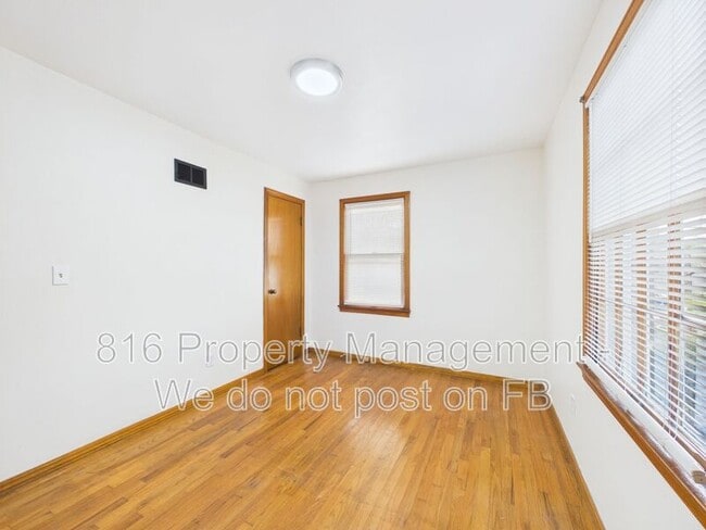 Building Photo - 11307 E 77th Terrace