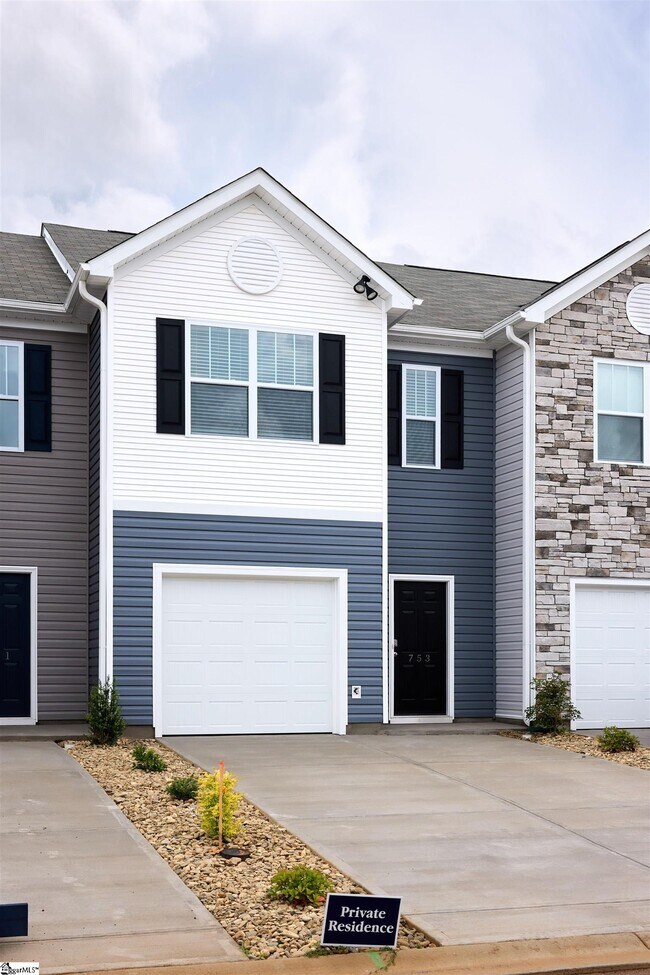 Building Photo - 753 Embark Cir