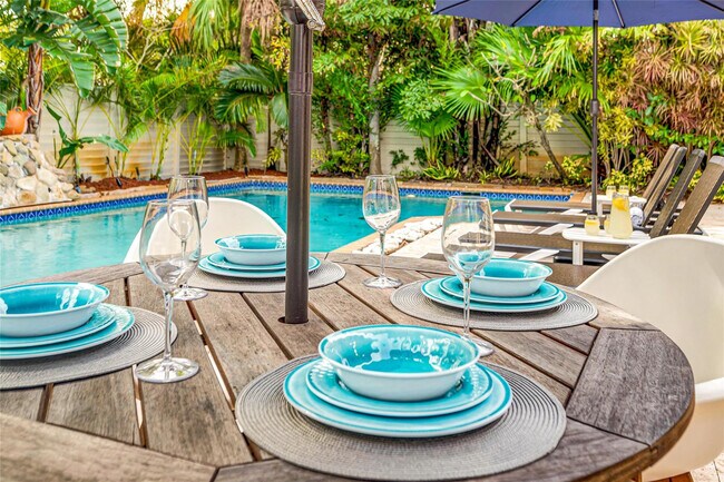 Building Photo - 2757 NE 20th St