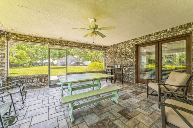 Building Photo - 404 Anderson Dr