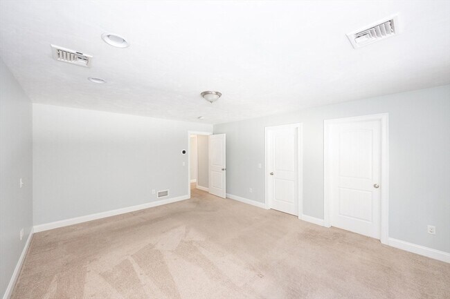 Building Photo - 4 Cyrus Way