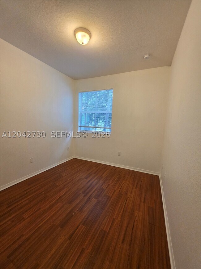 Building Photo - 4906 SW 141st Ave