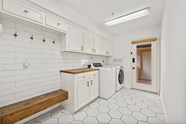 Building Photo - 1026 Oyster Bay Dr