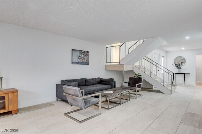 Building Photo - 945 Vegas Valley Dr