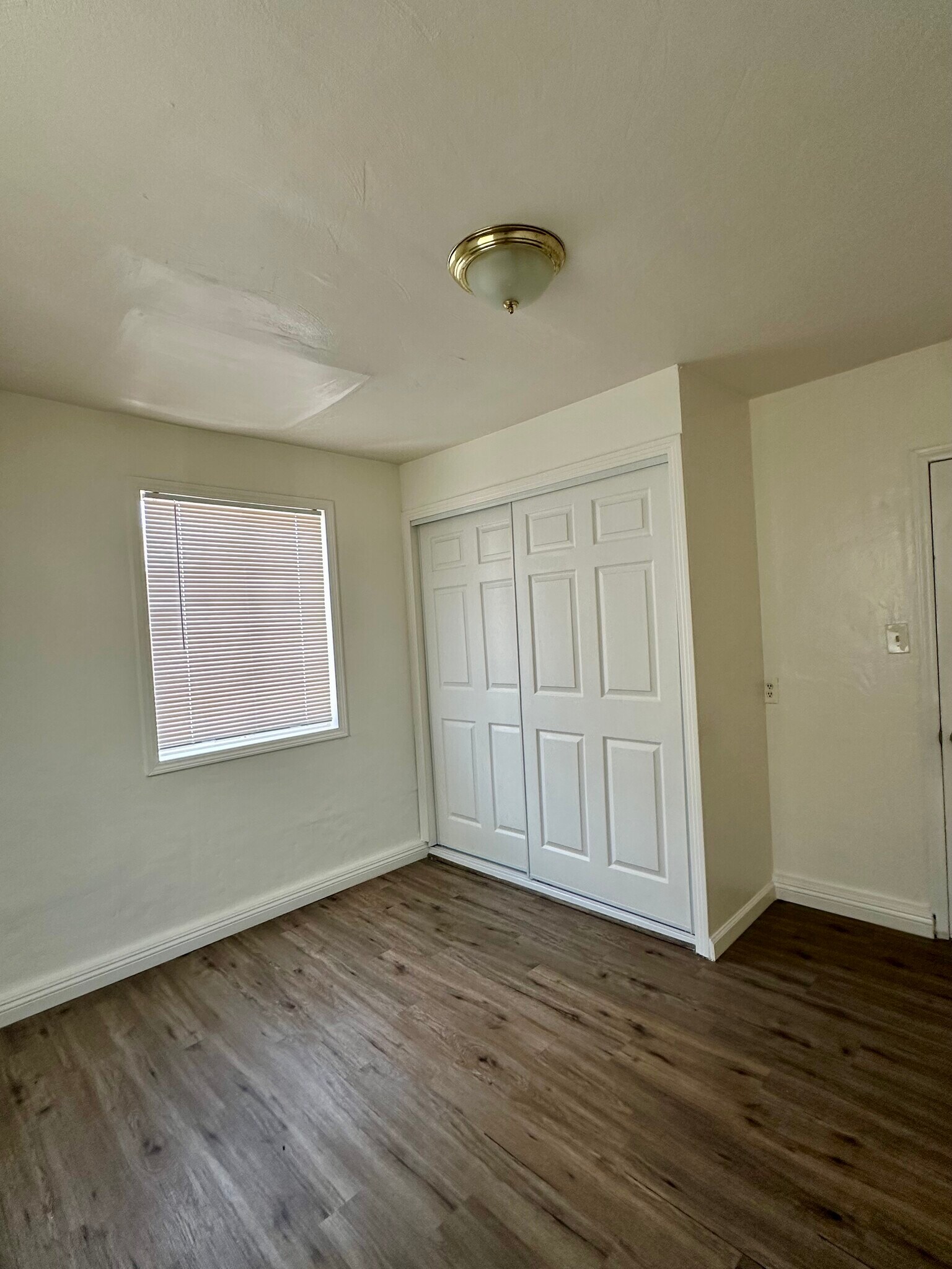 Building Photo - 13152 Westlake St