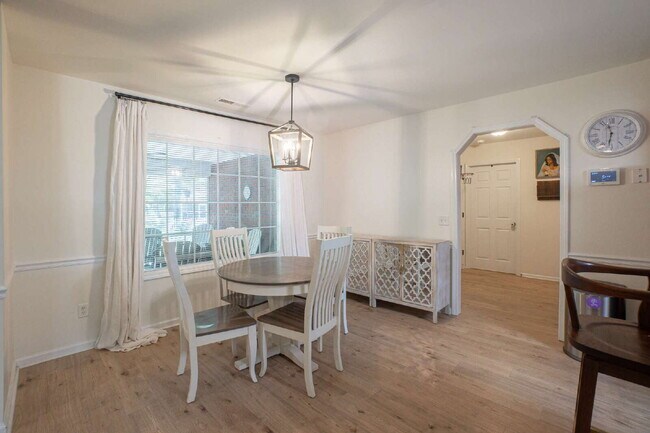 Building Photo - Available mid June!