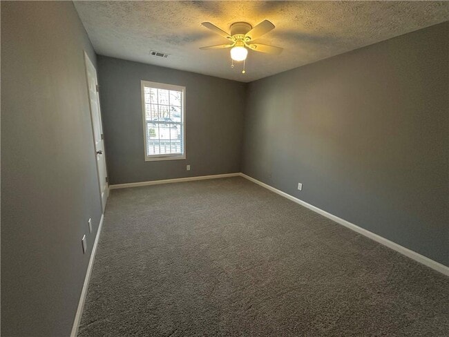 Building Photo - 4885 Streamside Dr