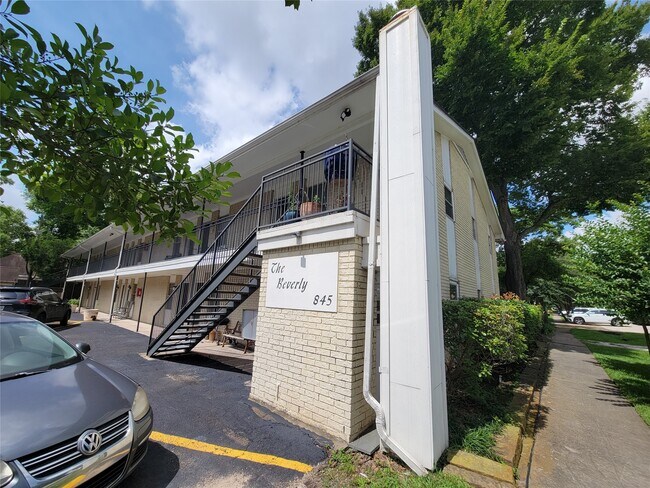 Primary Photo - 845 Beverly St